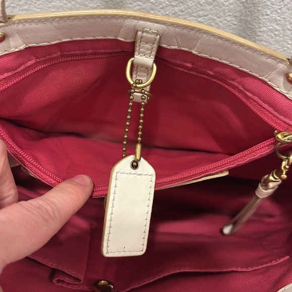 Coach Signature Legacy Stripe bag. - Picture 6 of 10